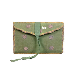 [PORTEFEUILLE] - Portefeuille en soie. c. 1800.