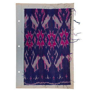 [TEXTILE THAÏLANDE] - Catalogue de 106 échantillons de tissus ikat. 1950.