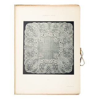 COLLECTION A. LESCURE – Mouchoirs brodés, Milieu du dix-neuvième siècle. 1920.