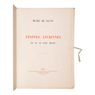 MUSÉE DE CLUNY – Étoffes anciennes (du XVe au XVIIIe siècle). 1910.